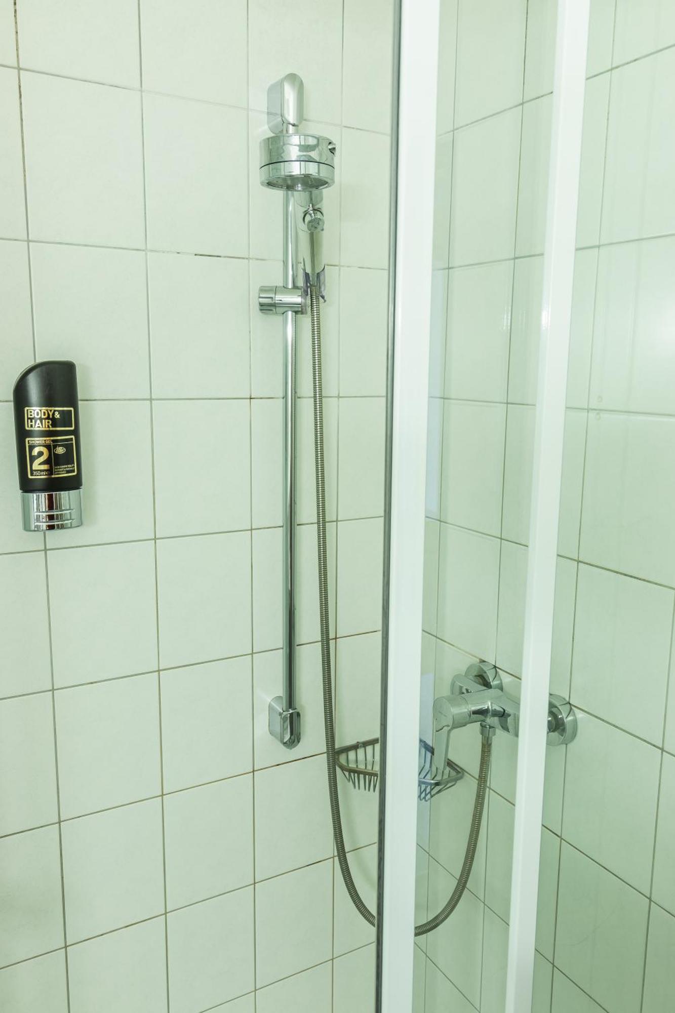 Hotelpension Zum Gockl Allershausen Buitenkant foto